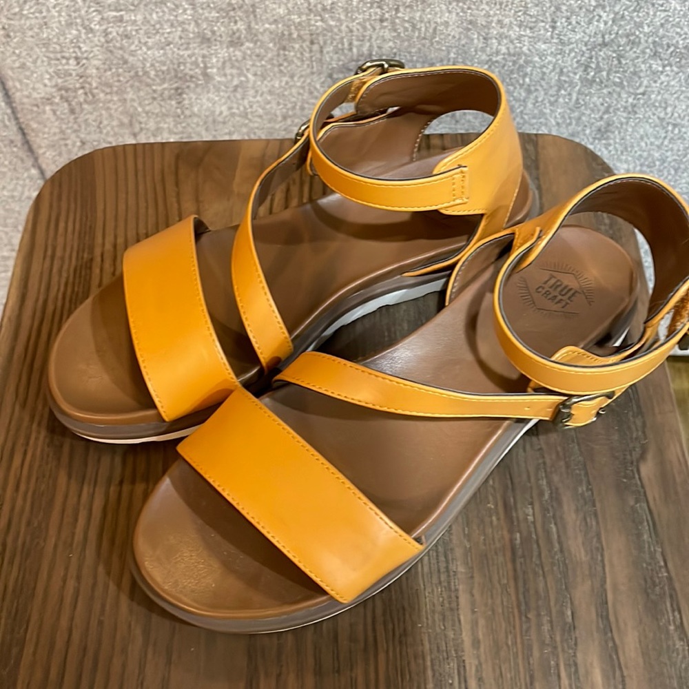 True Craft sandals